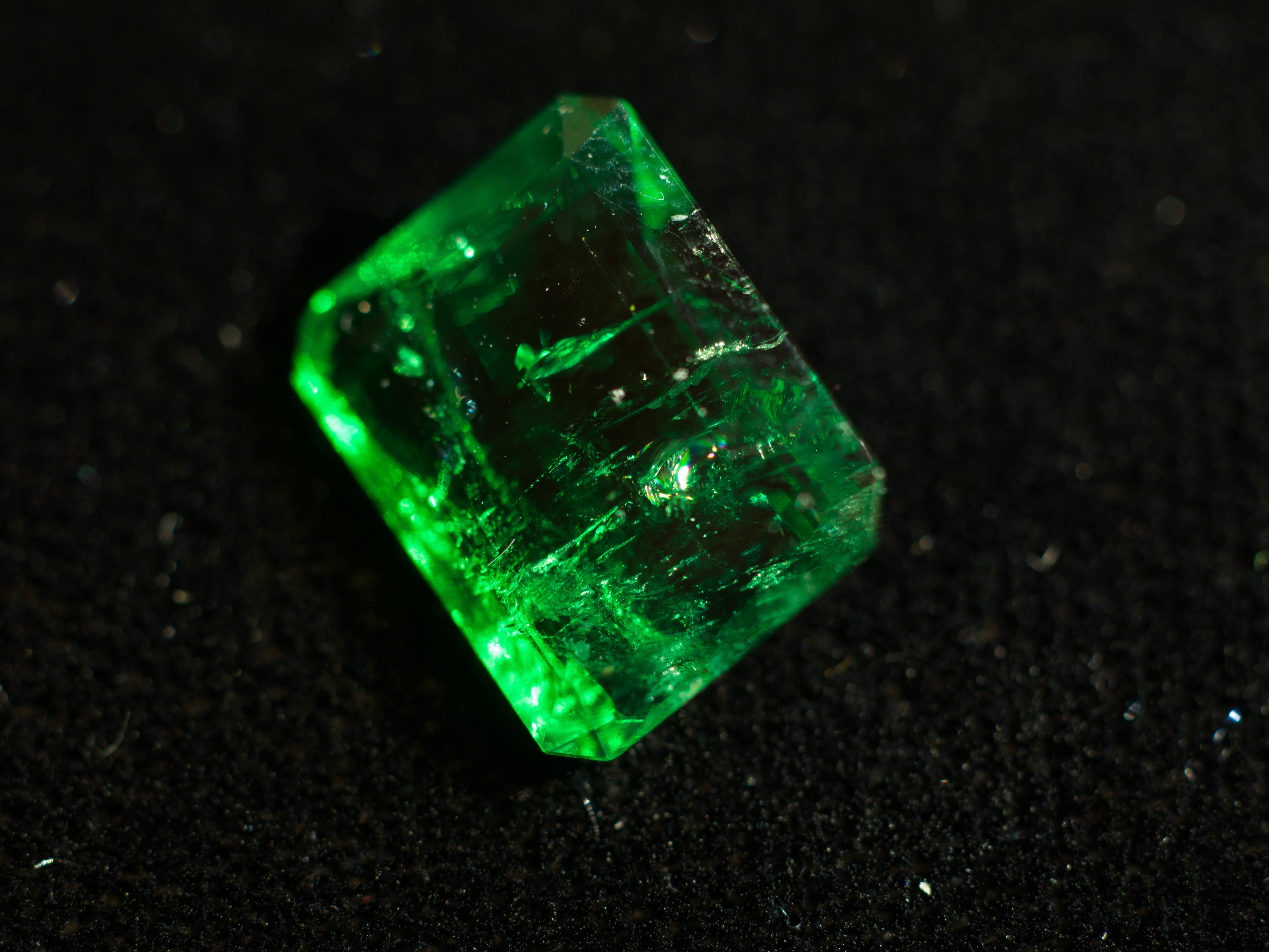 エメラルド ルース